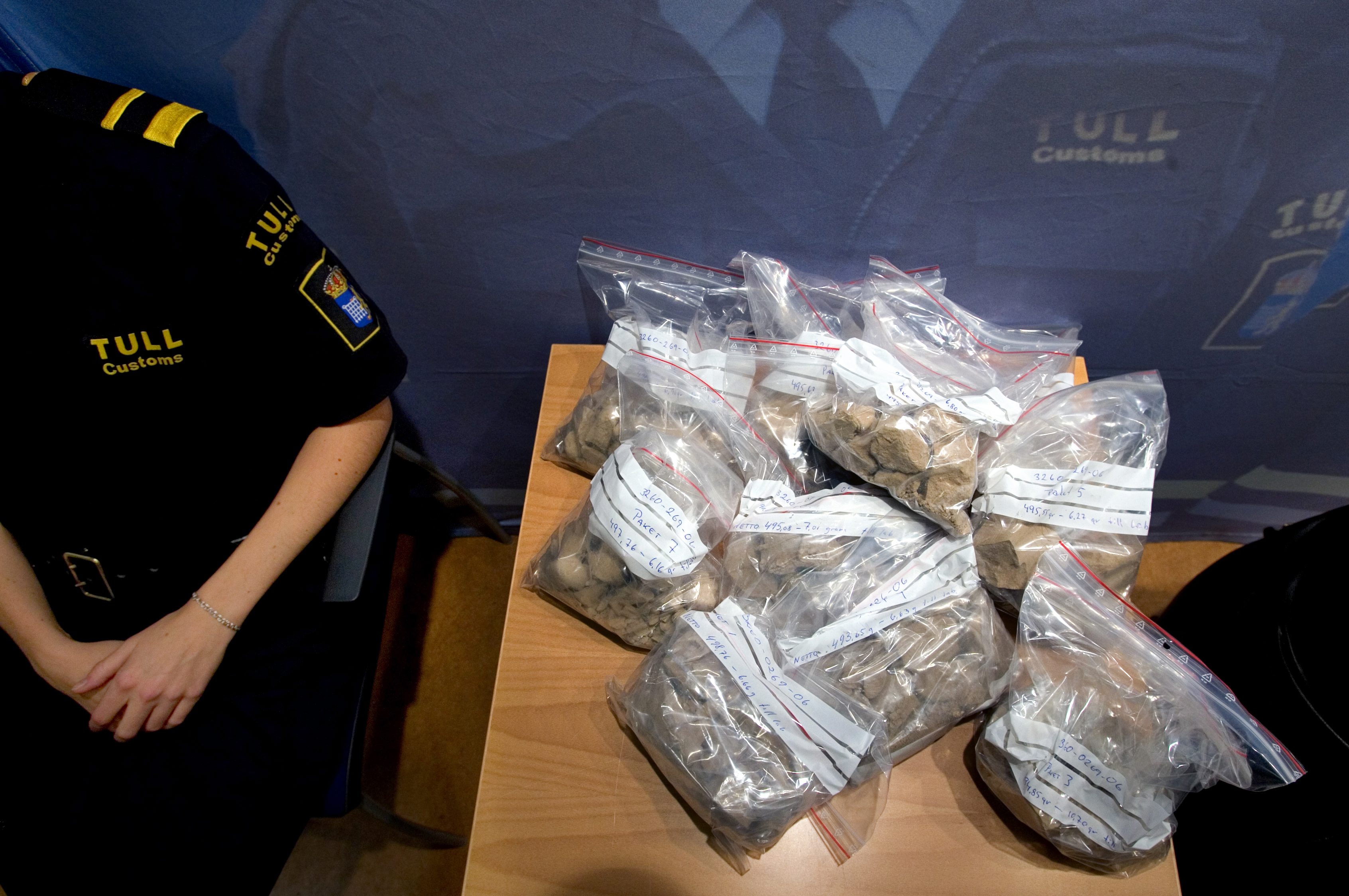 2006 avslöjade tullen en liga som smugglade kokain från Makedonien till Sverige. 25 kilo kokain beslagtogs.