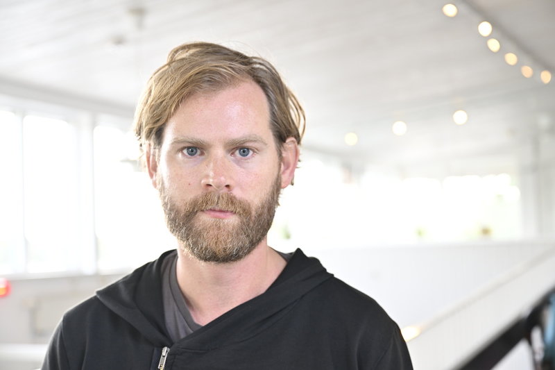 Kalle Sjöholm, musikpedagog i Mälarhöjdens kyrka.