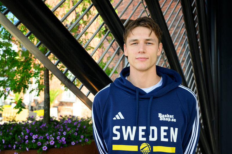 Pelle Larsson har spelat en säsong i NBA.