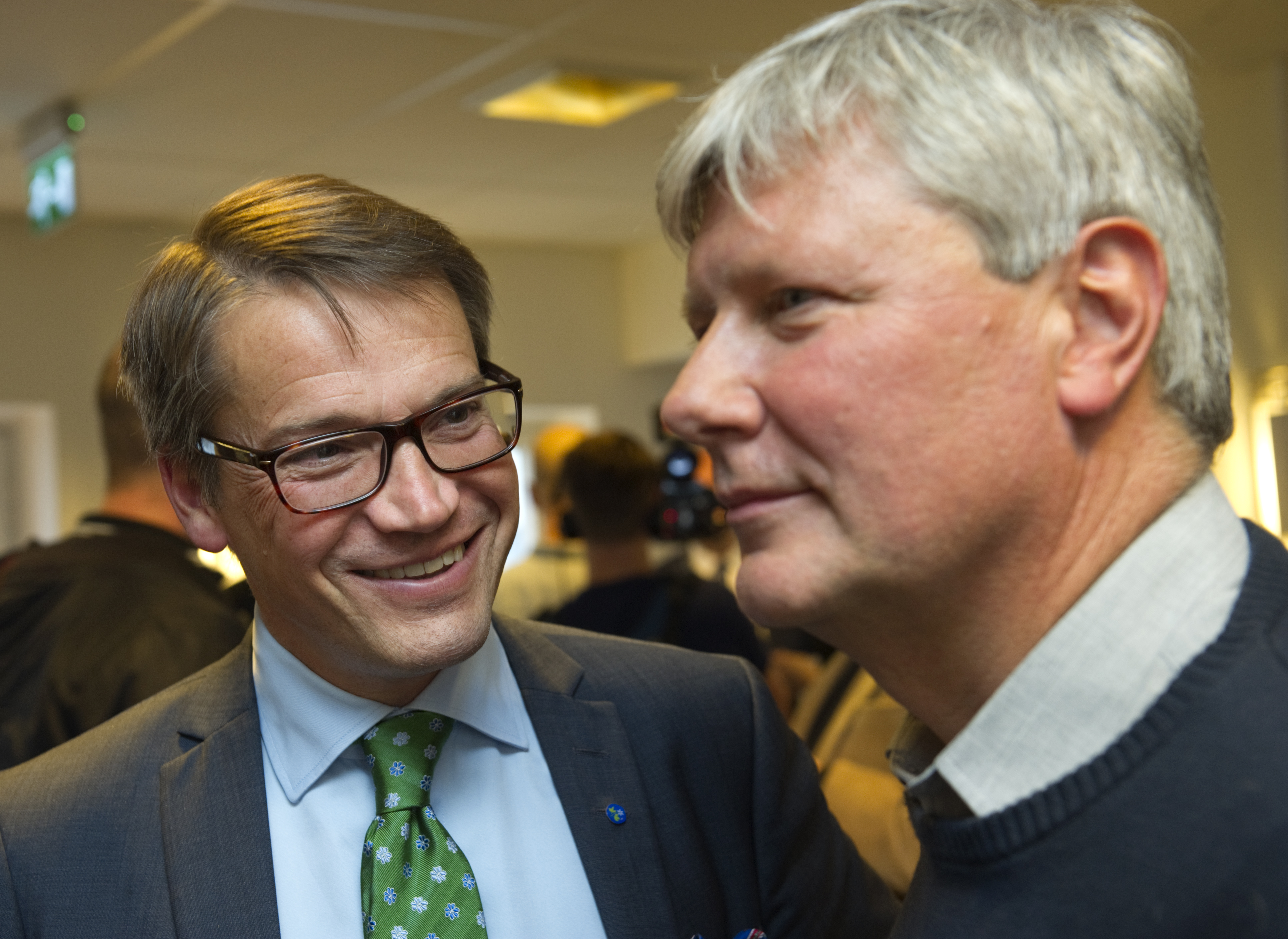 Kd-ledaren Göran Hägglund och v-ledaren Lars Ohly krigar om vad som sagts om Mellanöstern.