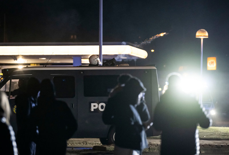 Polisen identifierade kända kriminella vid påskhelgens upplopp.