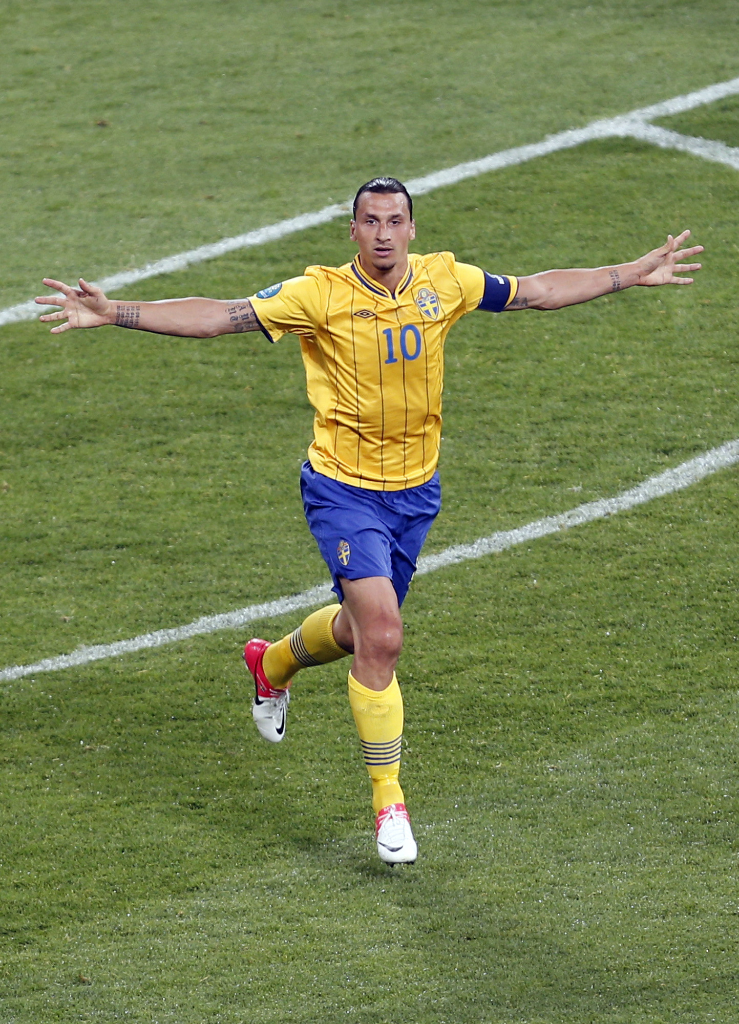 Zlatan Ibrahimovic var strålande under EM och tar en plats i Uefas 23-mannatrupp.