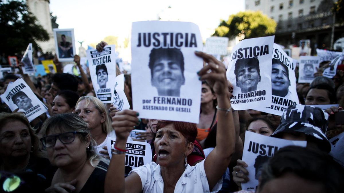 Demonstrationer för den mördade Fernando Baez Sosas sak.