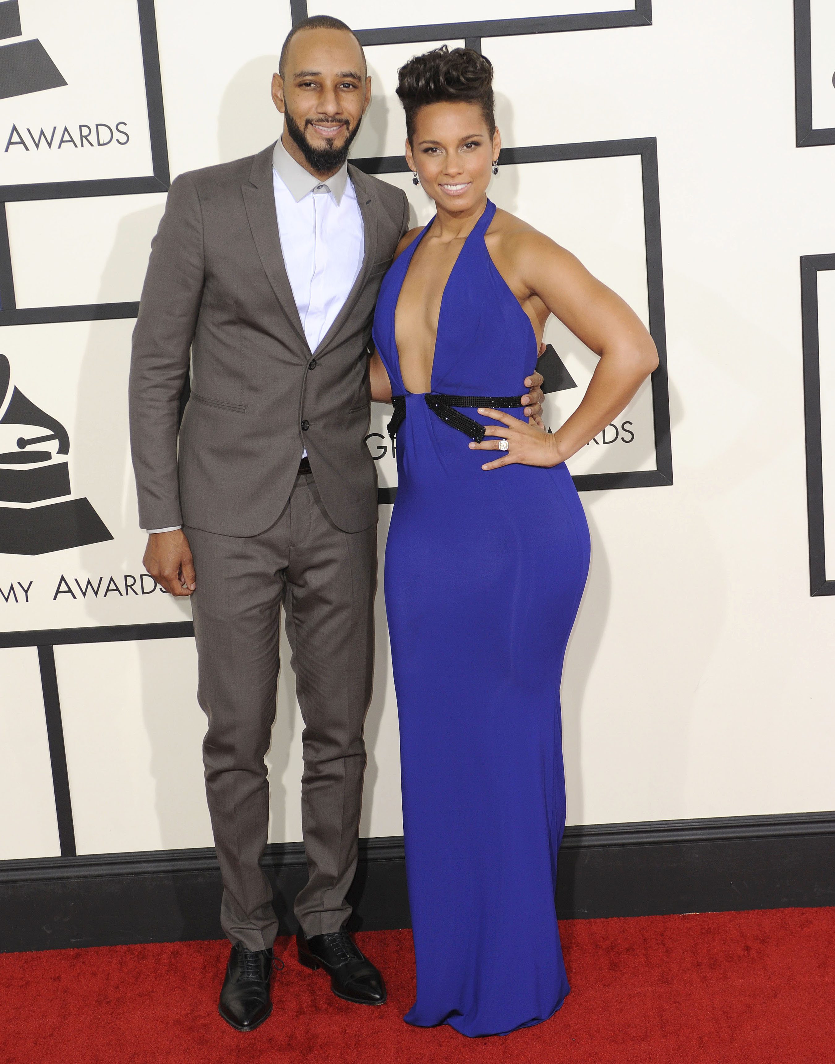 Alicia Keys i kornblått ljuvligt fodral. Alicia Keys i kornblått ljuvligt fodral.