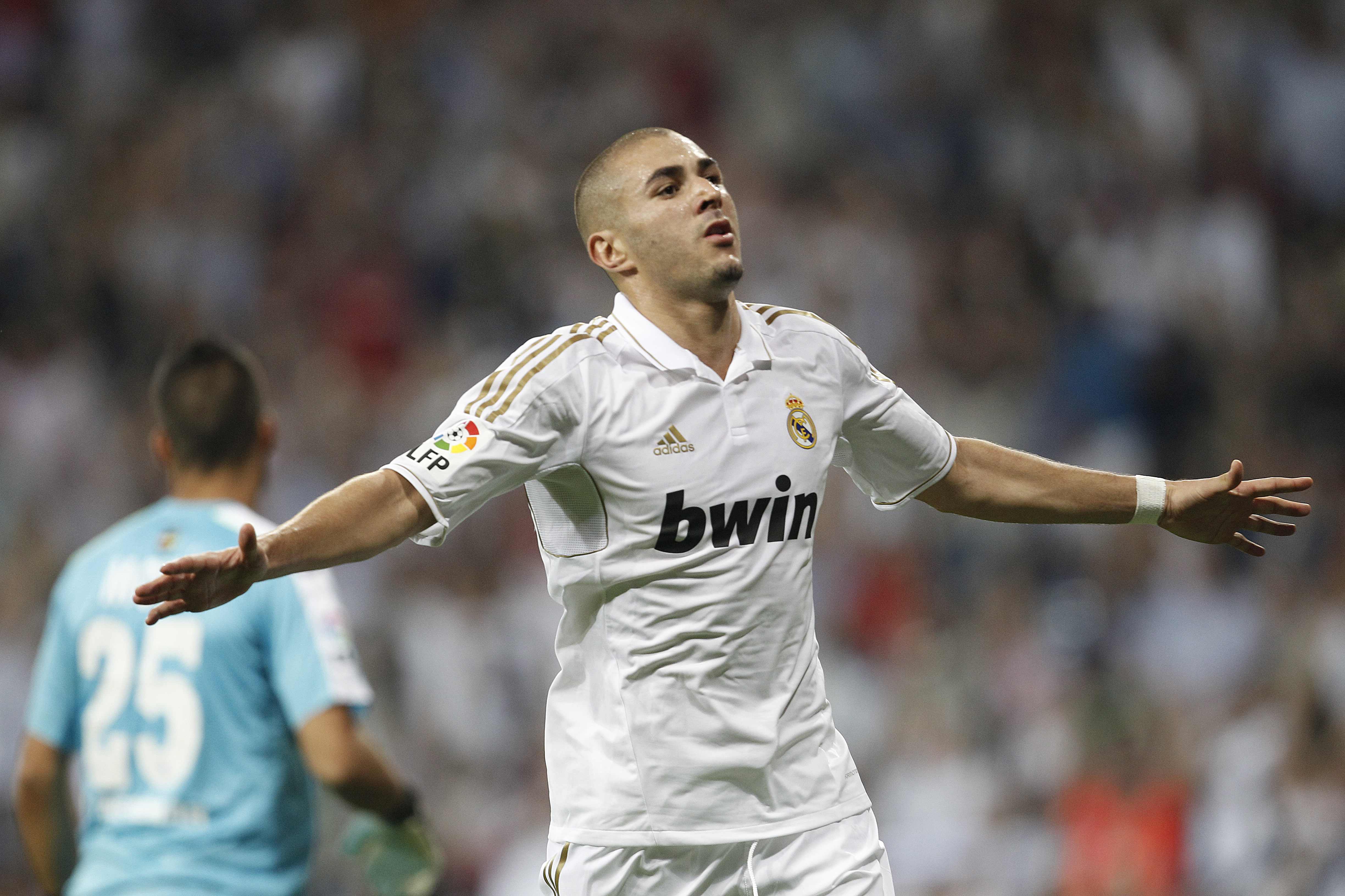 På topp kommer Karim Benzema (Real Madrid) dra ett tungt lass. Han ackompanjeras av: 