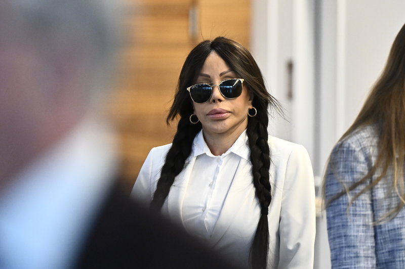 Fariba Vancor döms för 19 fall av grovt miljöbrott. Här vid sista förhandlingsdagen i Attunda Tingsrätt.