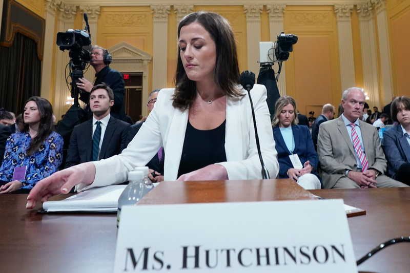 Cassidy Hutchinson gav flera uppseendeväckande uppgifter i sitt vittnesmål.