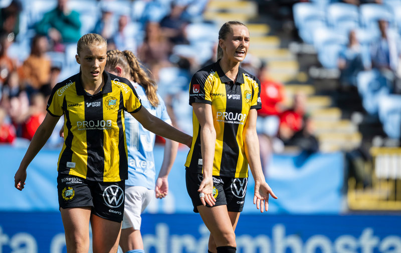Hammarbys Smilla Holmberg och Ellen Wangerheim är lagkamrater och spelar till vardags i Hammarby. Arkivbild.