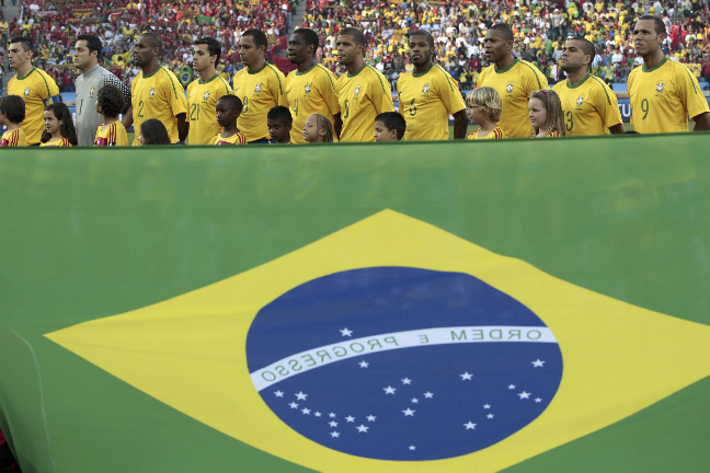 Brasilien ställs mot Chile.