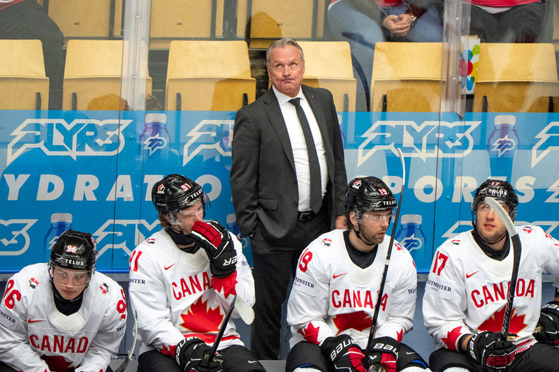 Kanada med förbundskapten Dean Evason är fiaskoartat utslaget i ishockey-VM.
