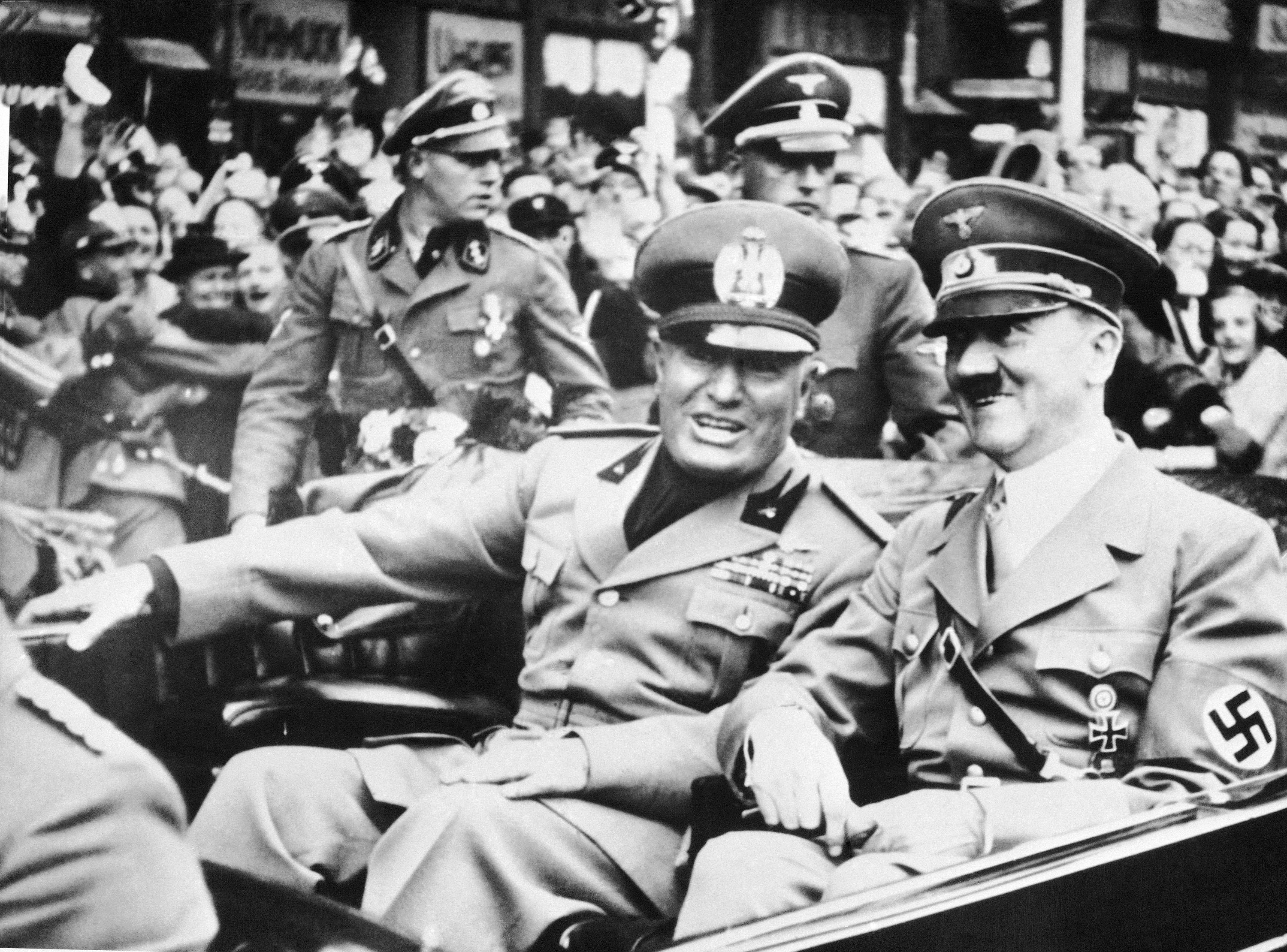 Hitler tillsammans med Italiens fascistiske diktator Benito Mussolini.