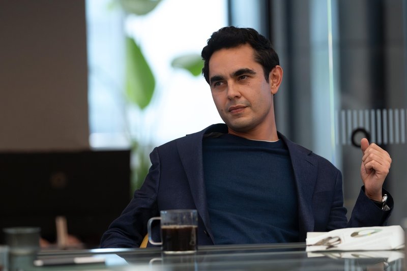 Max Minghella spelar Whitney Halberstam i fjärde säsongen av "Industry".