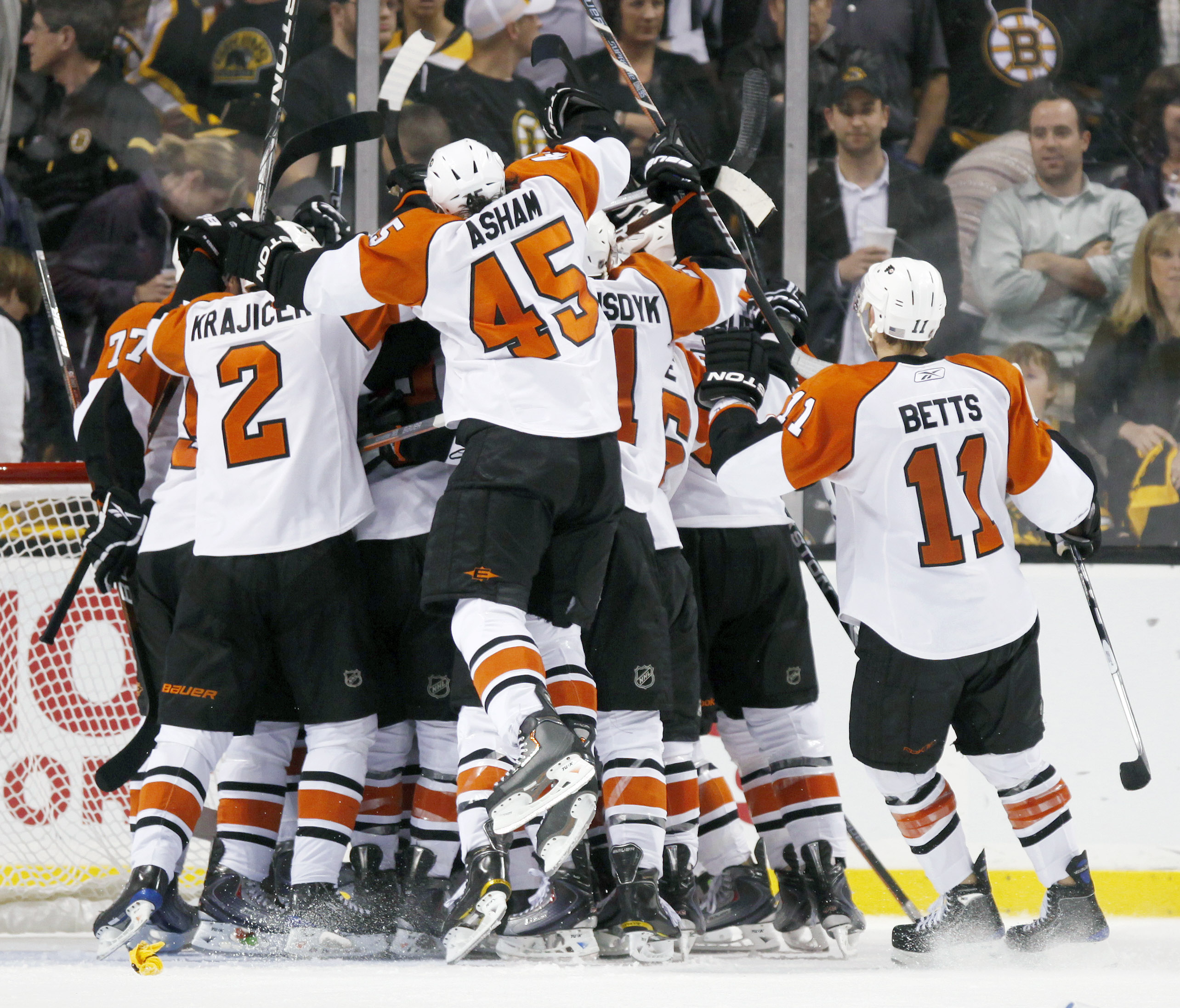 Som inspiration kan HV till exempel hämta Philadelphia Flyers som vände 0-3 i matcher till 4-3 (och dessutom 0-3 i den avgörande matchen till 4-3) mot Boston 2010.