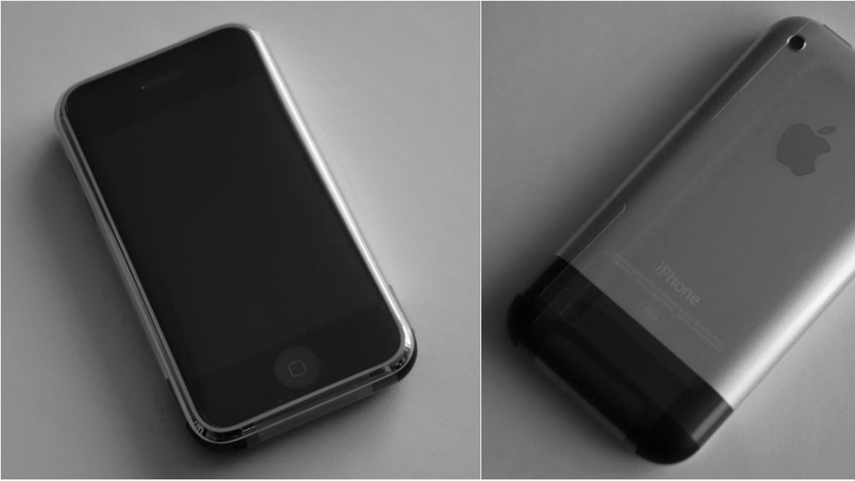 Astrits iPhones är oanvända och inte aktiverade. De har fortfarande plasten kvar.
