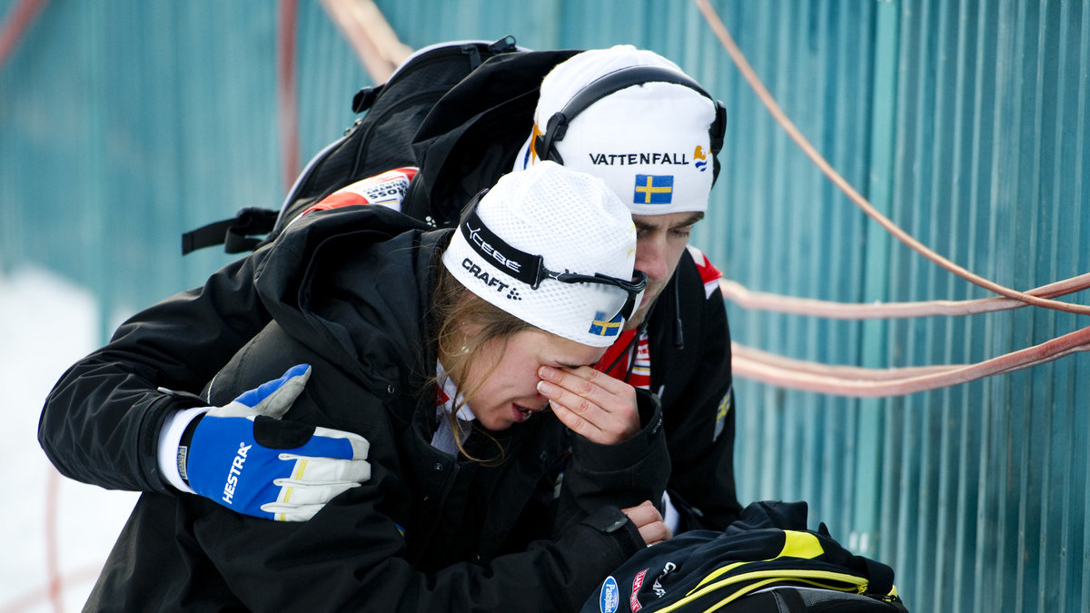 Anna Haag deppar efter att ha blivit sjuk under tour de ski.