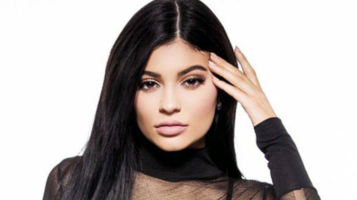 Kylie Jenner ångrade sig snabbt och raderade den gulliga throwback-bilden. 