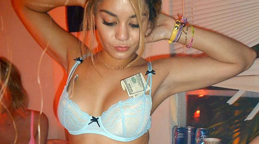 Disneystjärnan Vanessa Hudgens, som nu är aktuell i filmen Springbreakers, hamnade i en nakenskandal år 2007. Bilder på en naken Vanessa, som var 18 år vid tillfället, spreds som en löpeld över internet. Disneystjärnan Vanessa Hudgens, som nu är aktuell i filmen Springbreakers, hamnade i en nakenskandal år 2007. Bilder på en naken Vanessa, som var 18 år vid tillfället, spreds som en löpeld över internet.