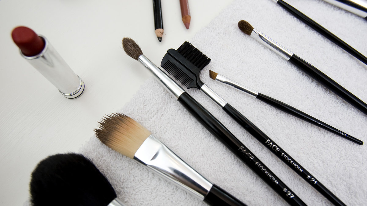 Nyheter24 har pratat med Linda Mehrens som är grundare av Makeup Academy.