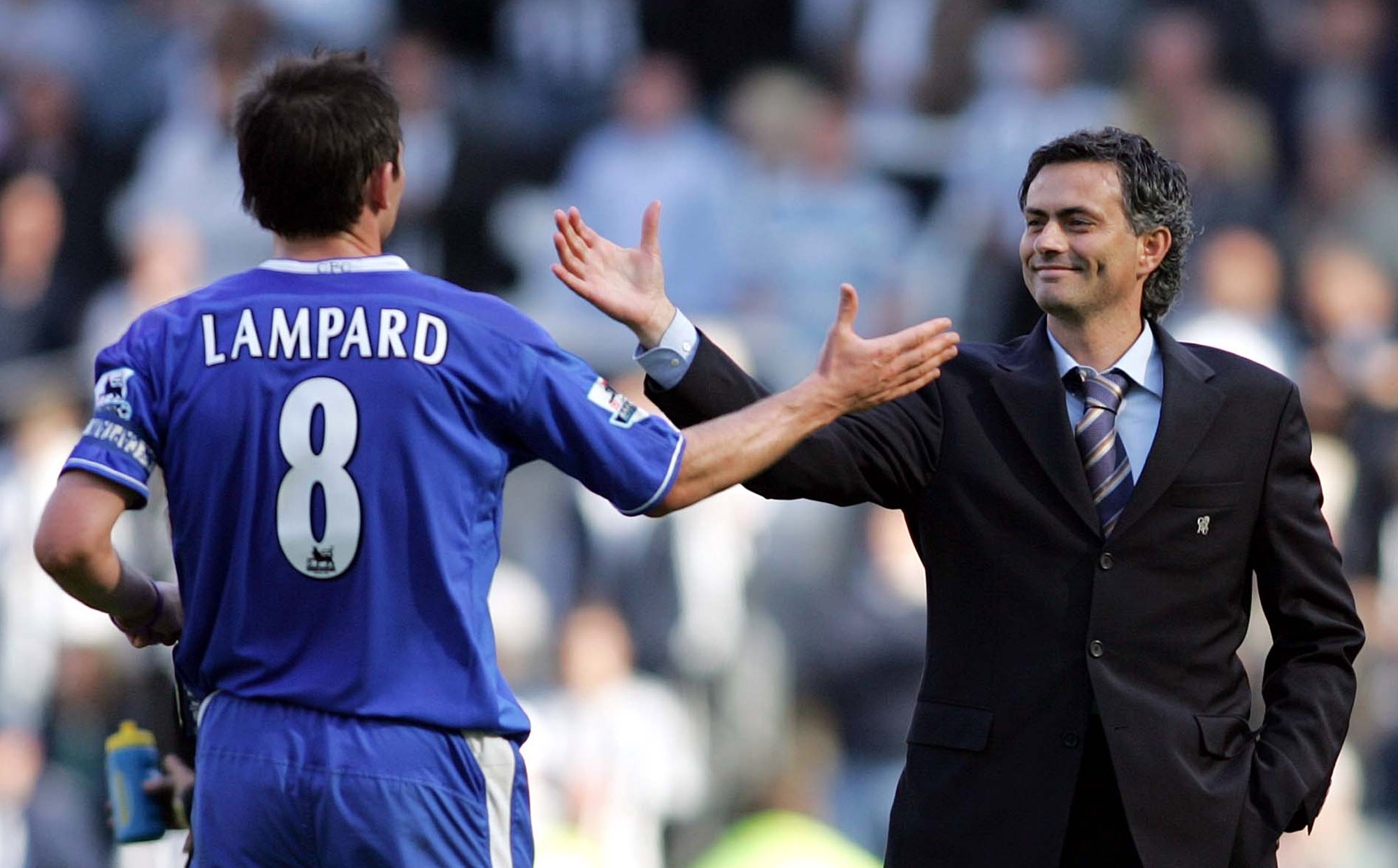 Den mest framgångsrika tränaren av alla i Chelsea är José Mourinho. Han tränade Londonklubben mellan juni 2004 och september 2007. Två ligatitlar, två ligacupvinster och en FA-cup-vinst hann Mourinho med innan han hamnade i klinch med Abramovich och avgic Den mest framgångsrika tränaren av alla i Chelsea är José Mourinho. Han tränade Londonklubben mellan juni 2004 och september 2007. Två ligatitlar, två ligacupvinster och en FA-cup-vinst hann Mourinho med innan han hamnade i klinch med Abramovich och avgic