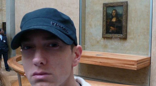 Mona Lisa är hiphopstjärnornas drömkvinna. Här poserar Eminem med Mona Lisa. 