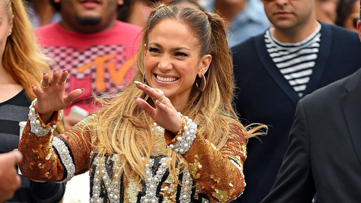 Jennifer Lopez plåtades för ett magasin tidigare i veckan. Det här var en av tre outfits som stjärnan fick bära. 