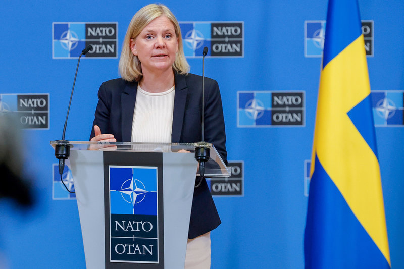 Magdalena Andersson tar upp svensk terroristbekämpning, vapenexport och utlämningsregler på en pressträff i Bryssel.