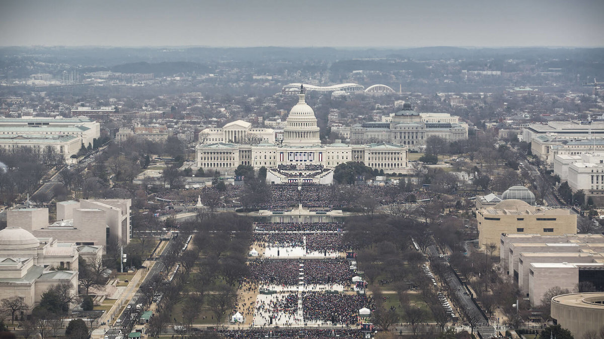 Det är National Park Service som i måndags släppte sina bilder från USA:s president Donald Trumps installation den 20 januari i år.