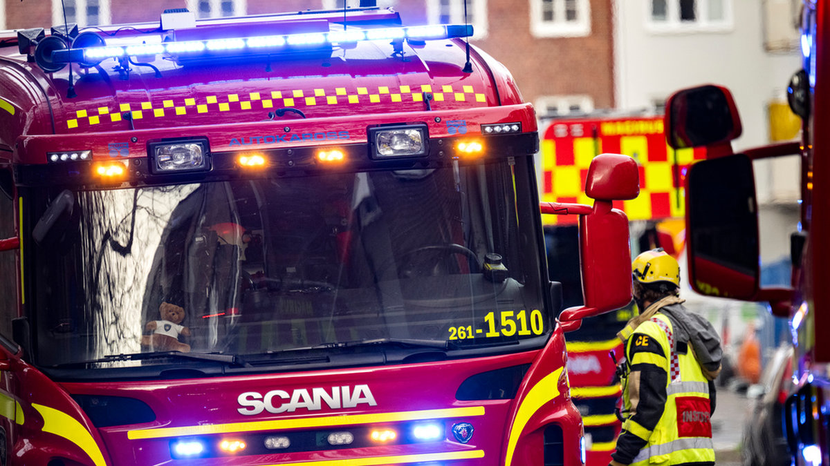 Man omkom i radhusbrand – polisen utreder orsaken