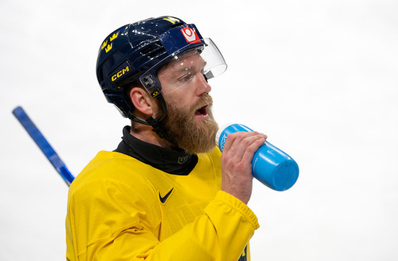 Mattias Ekholm under Tre Kronors träning dagen innan VM-kvartsfinalen mot Schweiz.