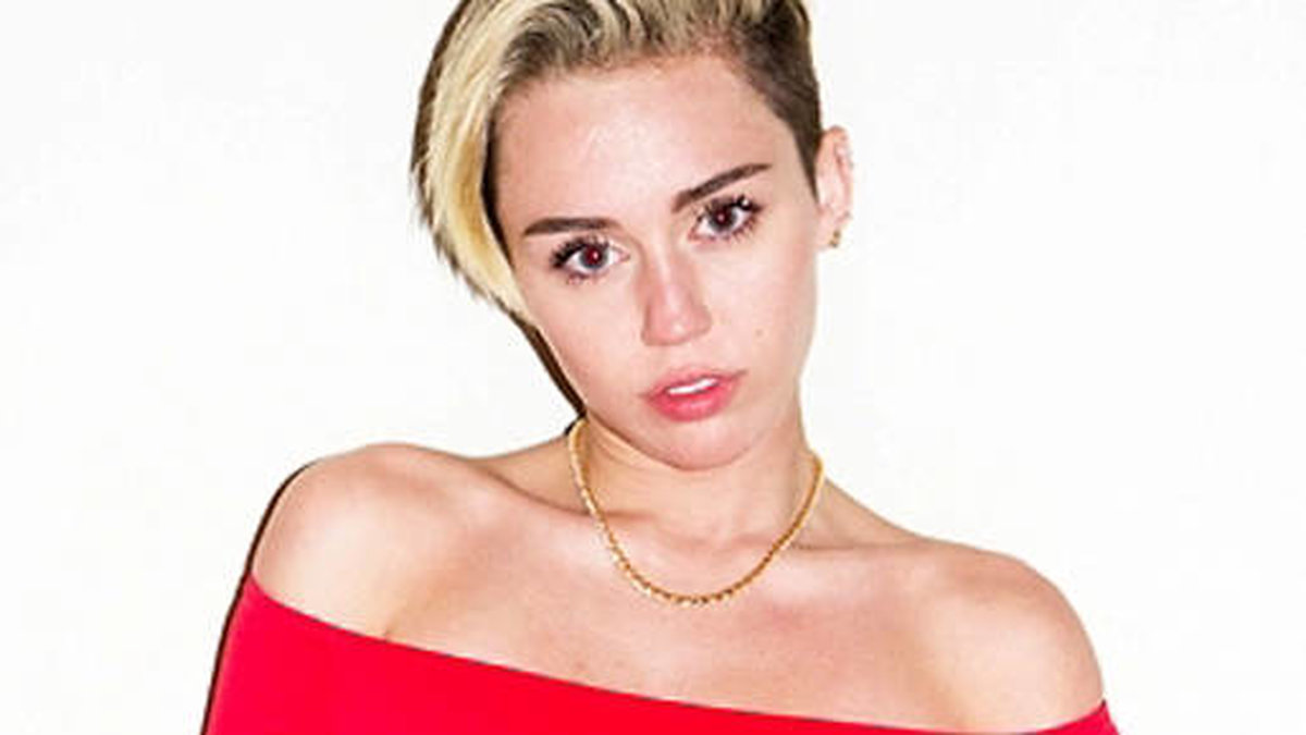Miley Cyrus plåtas av Terry Richardson. 