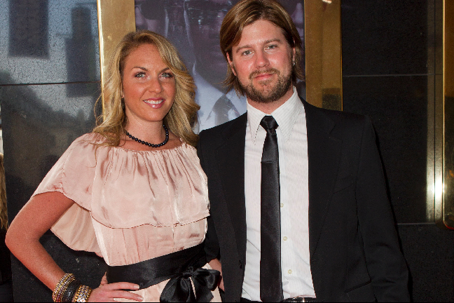 Anton Körberg med flickvännen Kajsa Beausang: "Ett band med bra musik, det är det enda sättet att rädda henne." Anton Körberg med flickvännen Kajsa Beausang: "Ett band med bra musik, det är det enda sättet att rädda henne."