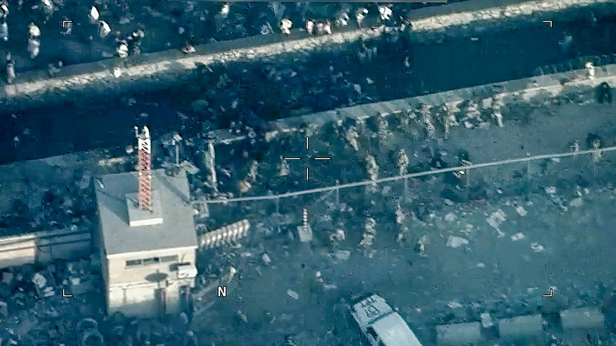 Bilden visar flygplatsentrén efter självmordsattacken, som dödade omkring 170 afghaner och 13 amerikanska soldater. Arkivbild.