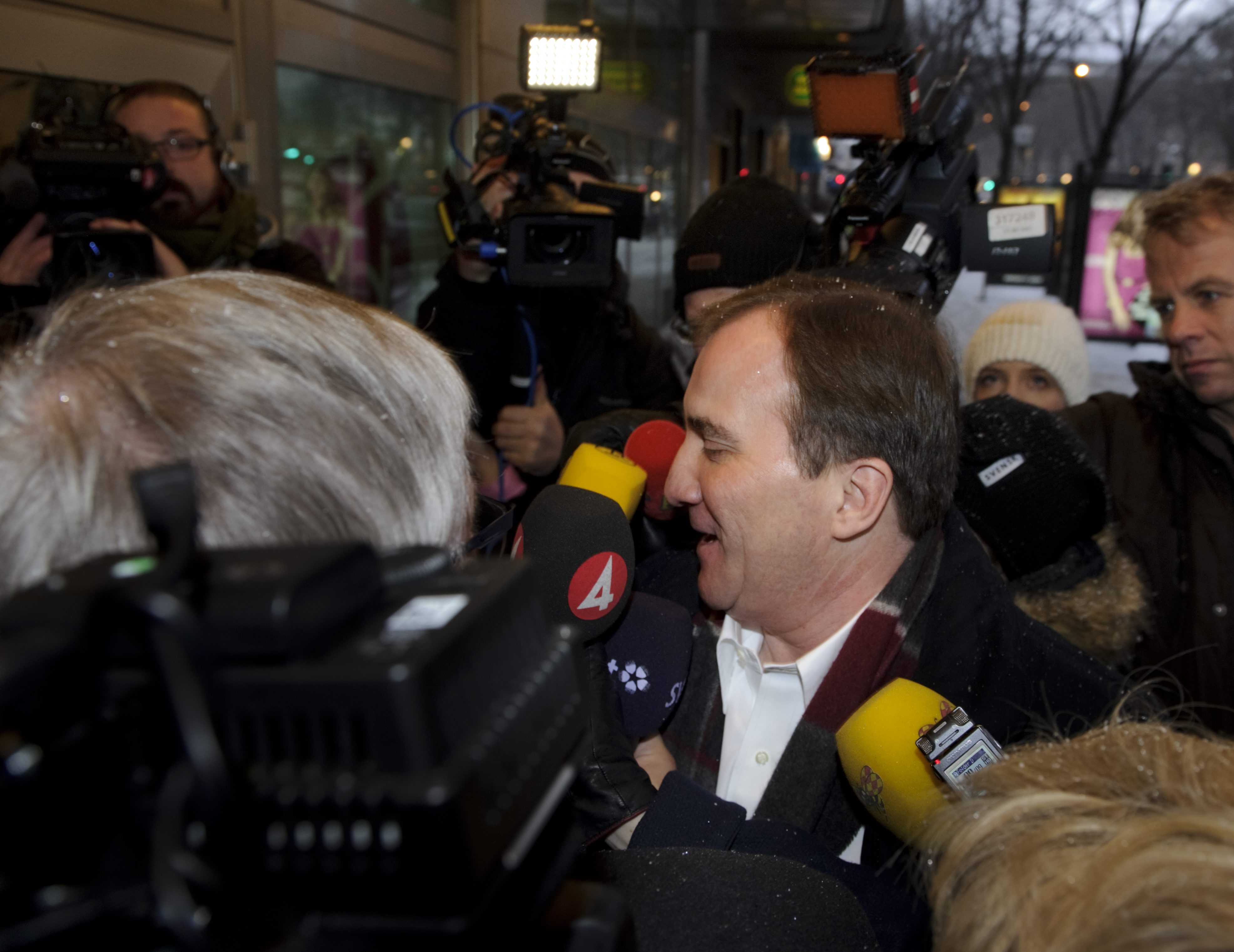 Stefan Löfven anländer till Socialdemokraterna på Sveavägen inför verkställande utskottets möte på torsdagen.