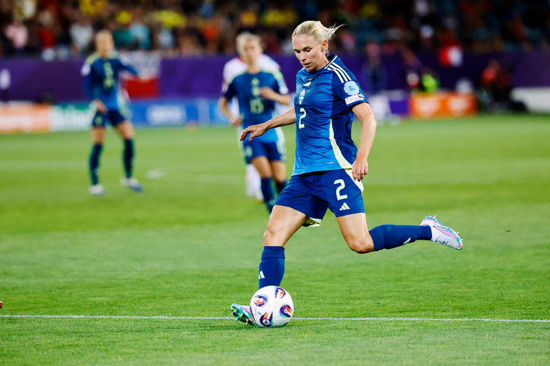 Sveriges vänsterback Jonna Andersson vet hur tungt det är att missa en avgörande straff i ett mästerskap. Ändå är hon redo att kliva fram om det behövs i torsdagens EM-kvartsfinal mot England.
