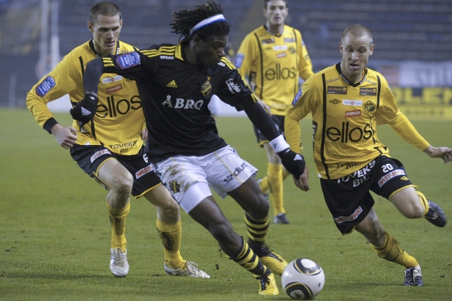 Att Solnaklubben klarar sig kvar i allsvenskan kan man tacka Mohamed Bangura för. Att Solnaklubben klarar sig kvar i allsvenskan kan man tacka Mohamed Bangura för.