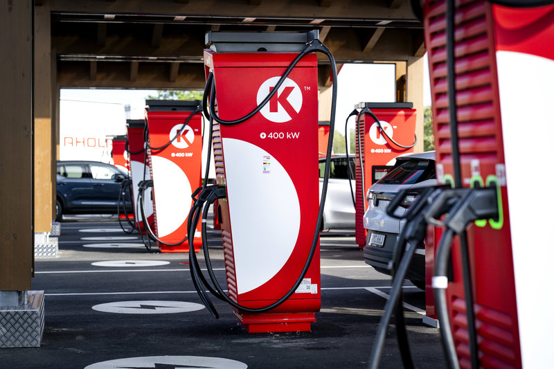 snabbladdningsstation för elbilar vid E4an i Järna. Foto: Pontus Lundahl/TT
