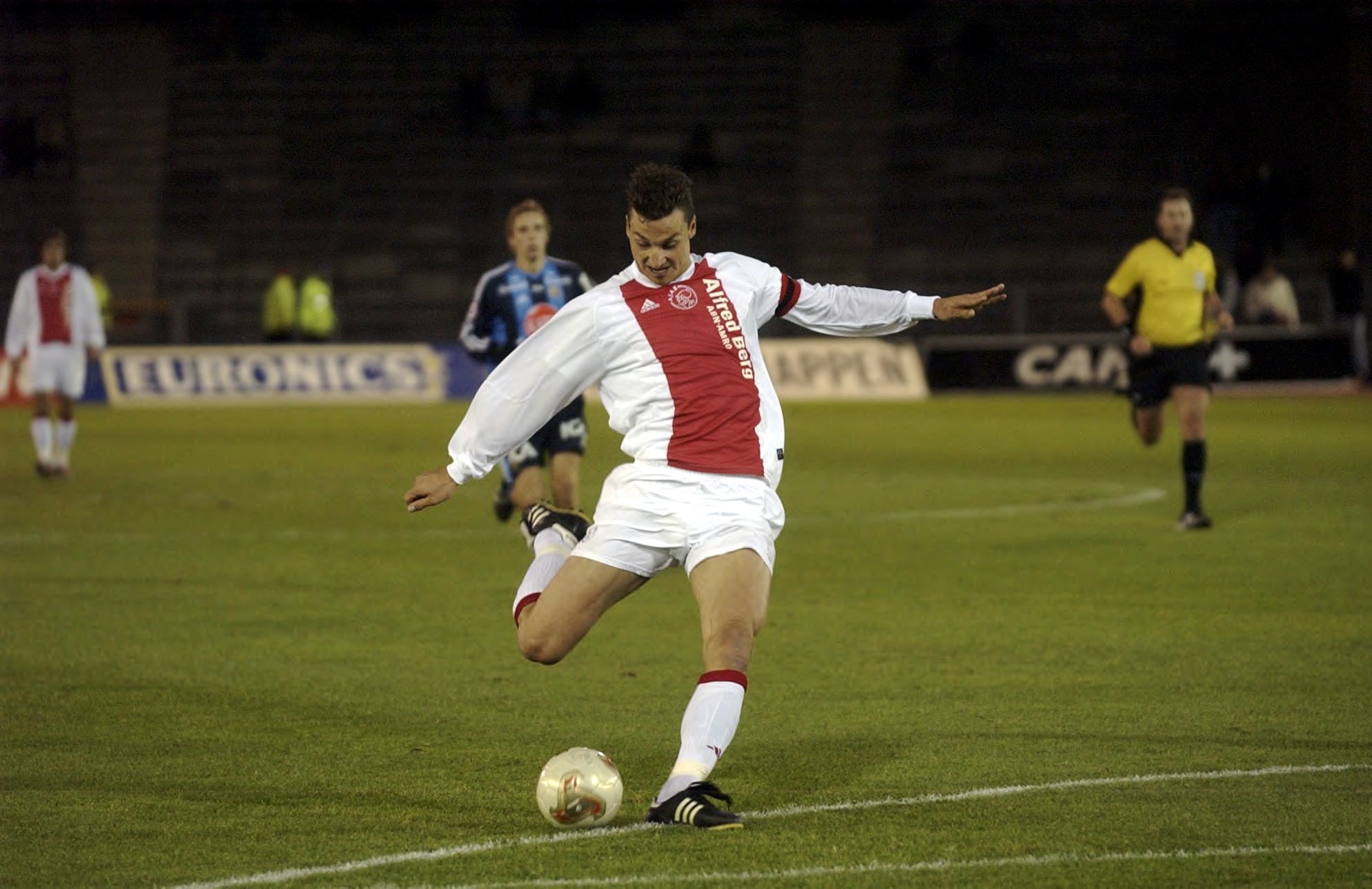 74 matcher blev det i Ajax och 35 mål.