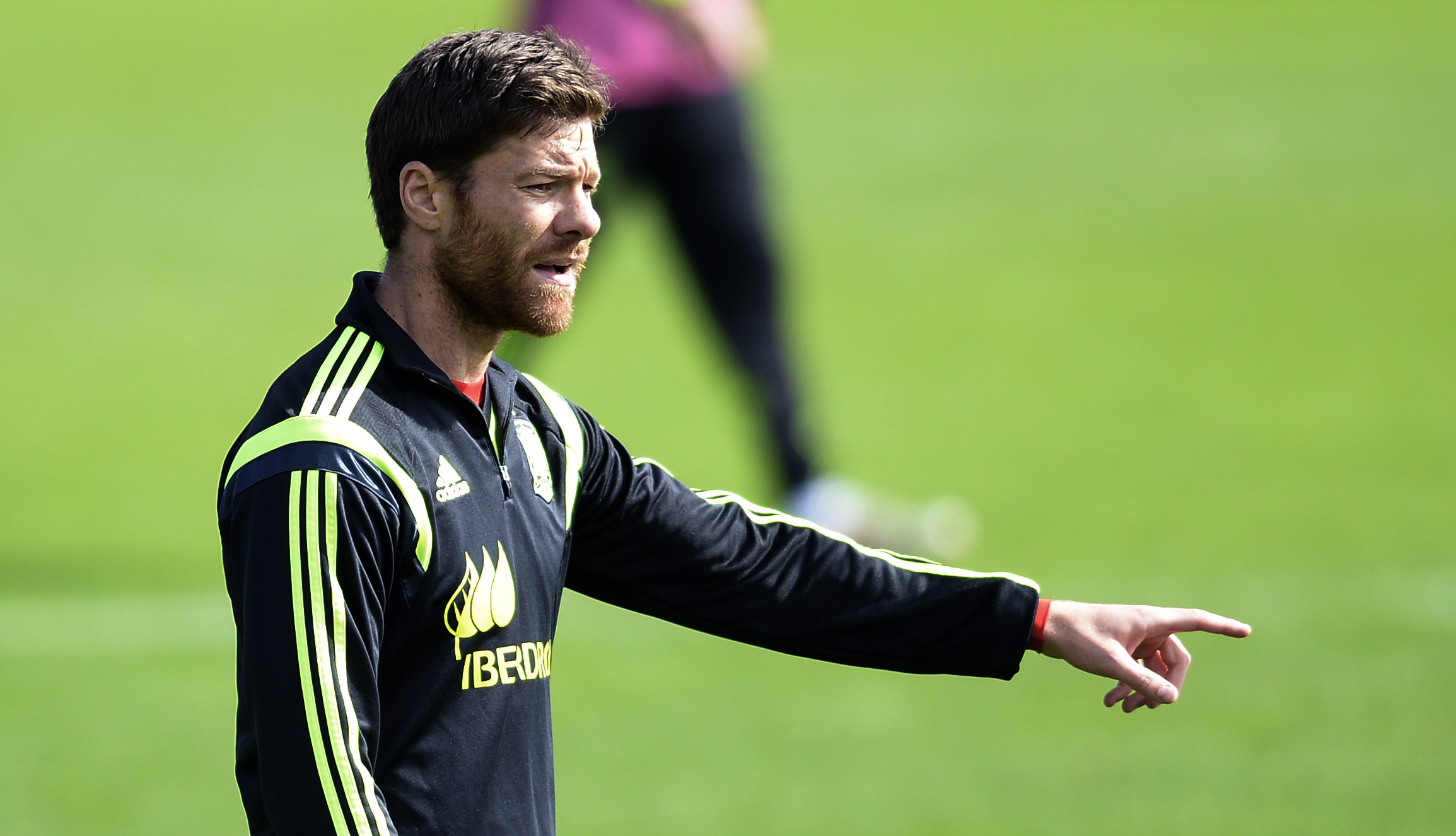 Xabi Alonso, 32. Spanjoren har ofta fått plats bredvid Xavi på mittfältet. Lär ha skrivit in sig i historien som mannen som fick ta smällen när Nigel de Jong hoppsparkade honom i bröstet i VM-finalen 2010. Xabi Alonso, 32. Spanjoren har ofta fått plats bredvid Xavi på mittfältet. Lär ha skrivit in sig i historien som mannen som fick ta smällen när Nigel de Jong hoppsparkade honom i bröstet i VM-finalen 2010.