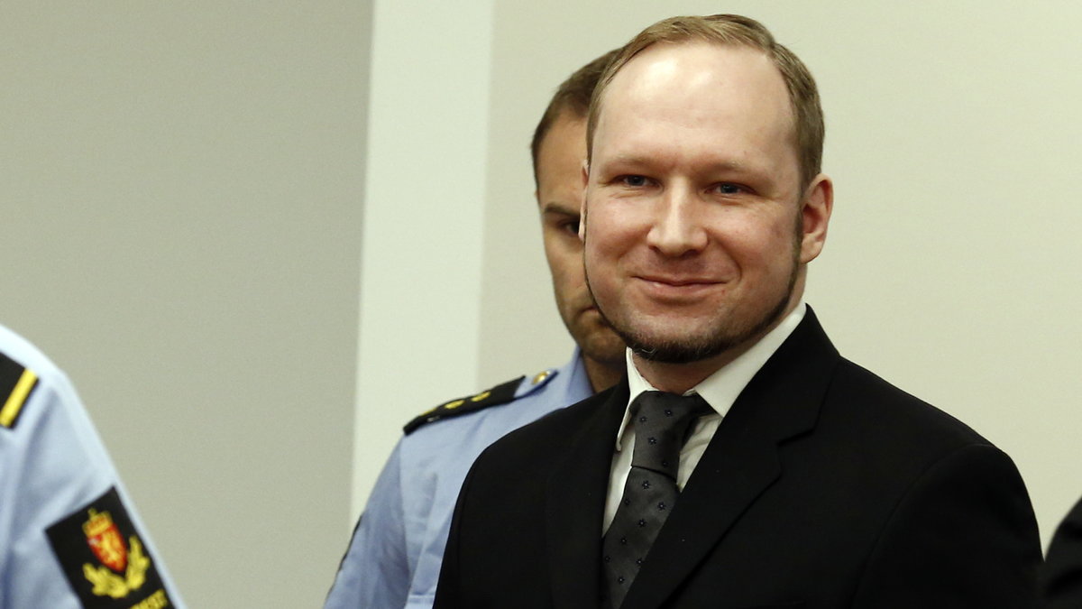 Anders Behring Breivik dödade 77 personer. När domen meddelades hånlog han.