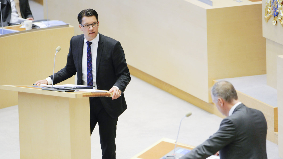 Jimmie Åkesson och Jonas Sjöstedt under debatt.