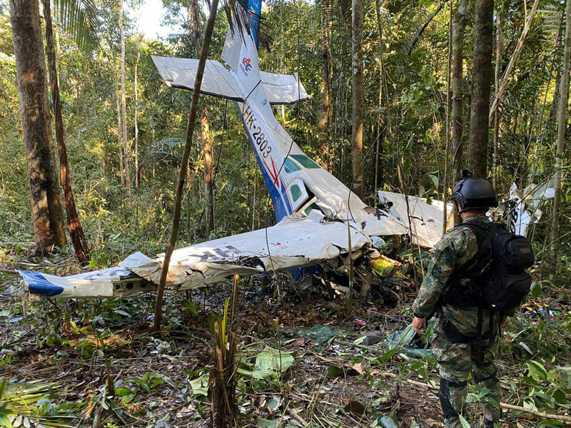 Piloten, barnens mamma och en till vuxen omkom i olyckan. Bild från den 18 maj.