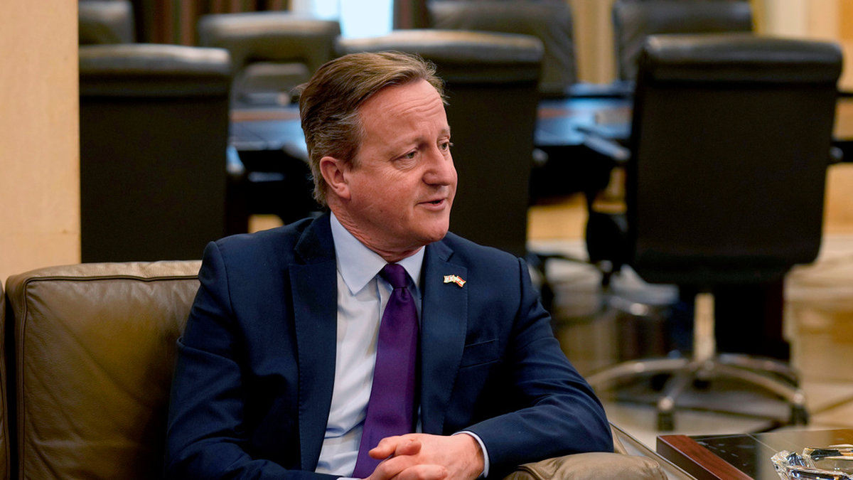 Storbritanniens utrikesminister David Cameron på besök i Libanons huvudstad Beirut.