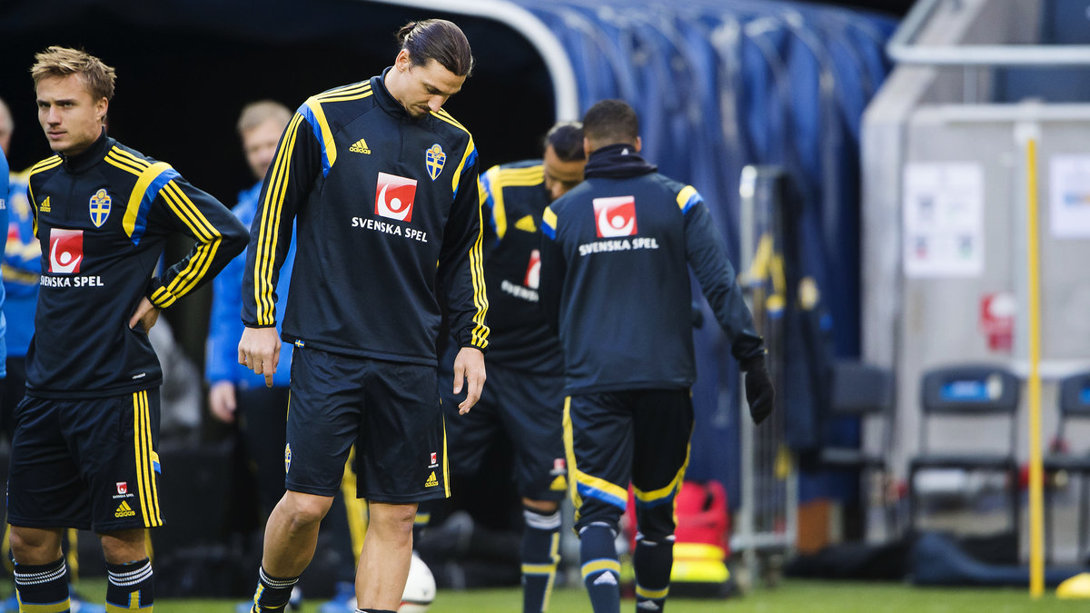 Zlatan testade att träna med hela laget under lördagen.
