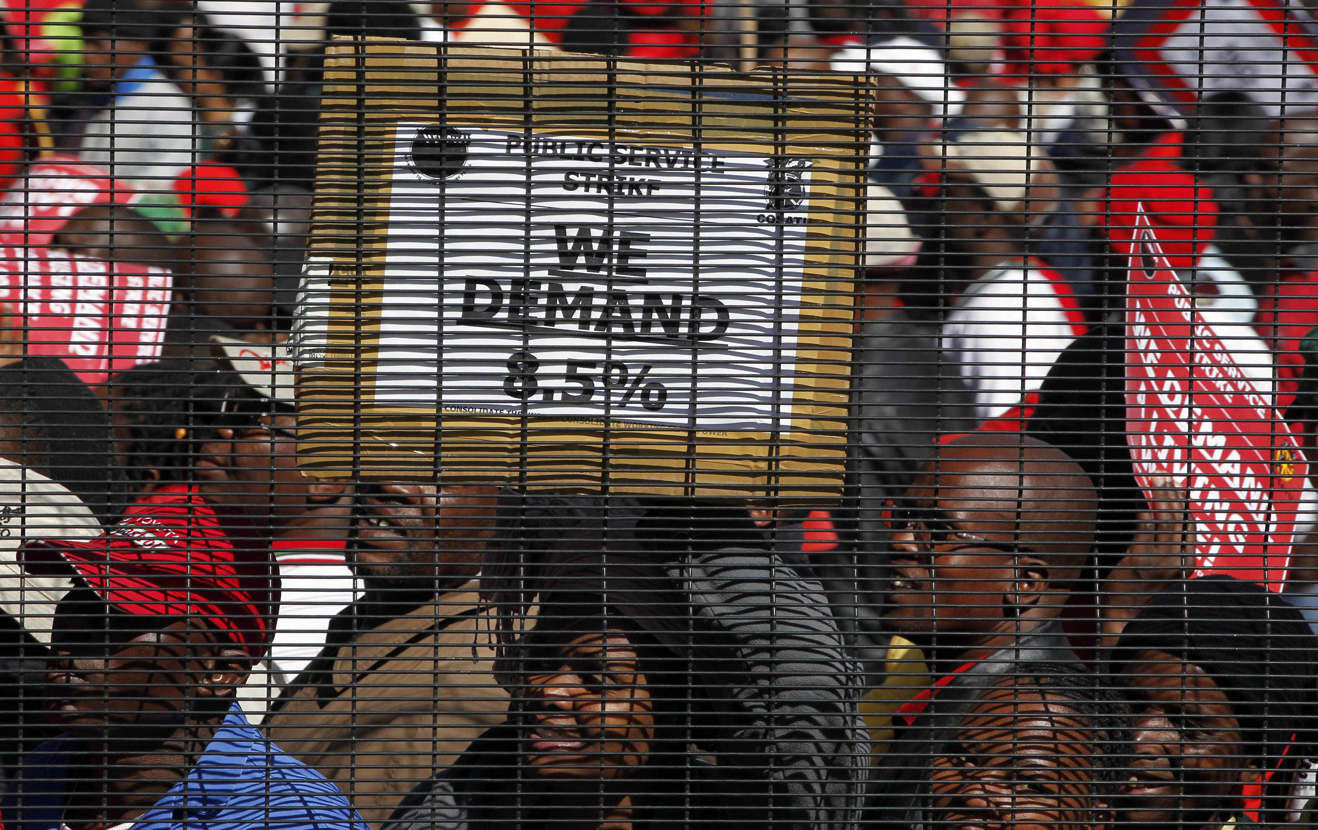 Strejk, Sydafrika, Löneökningar, Myndigheter