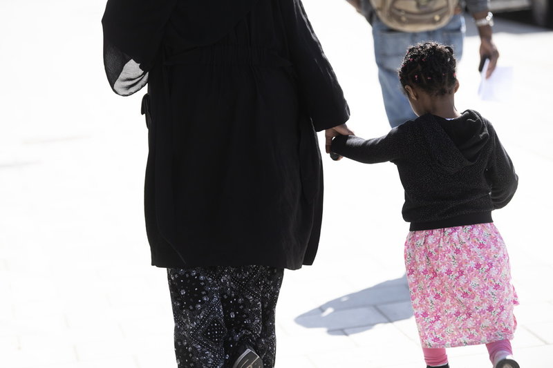 I ett reportage i Svenska Dagbladet 2018 beskrevs hur rykten spreds om att barnen inte kunde dricka vattnet i skolan, eller ens måla med vattenfärger, eftersom vattnet var 'kristet'. Arkivbild.