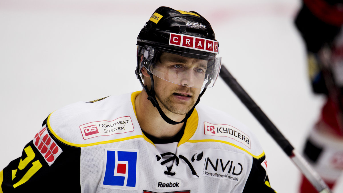 Berglund spelar i Västerås under NHL-lockouten.