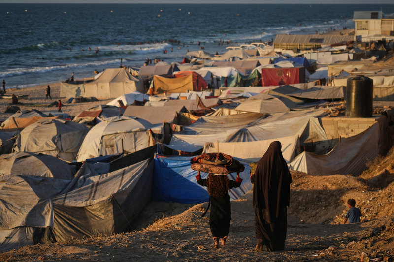 En av de platser där flyende från Gaza stad kan hamna: ett tältläger vid Dayr al-Balah i centrala Gazaremsan. Bild från tisdagen.