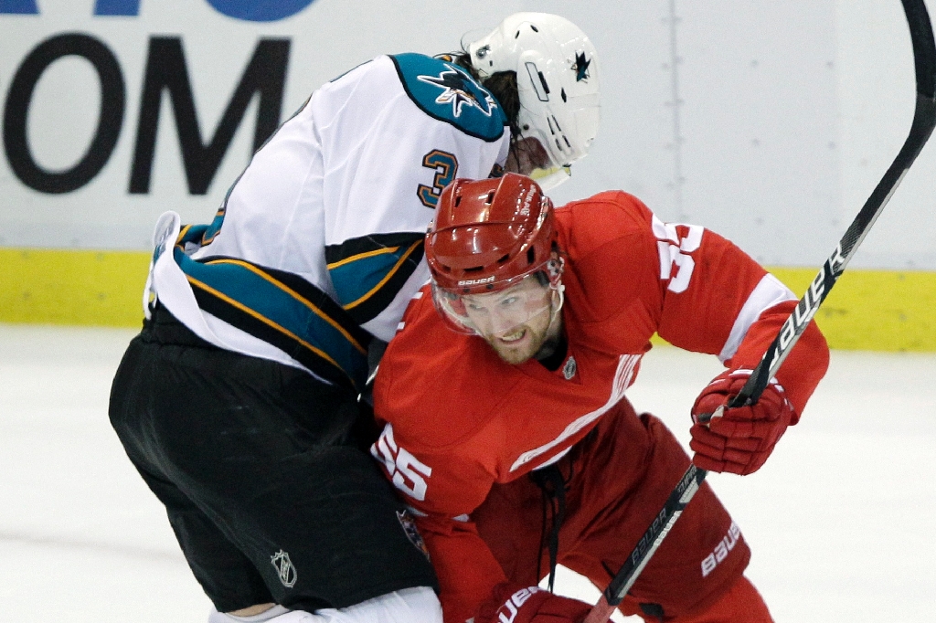 I VM kan då också motståndarna bli "kronwalled" av Niklas Kronwall. I Detroit finns även rookien Gustav Nyquist, backen Jonathan Ericsson och bjässen Tomas Holmström. I VM kan då också motståndarna bli "kronwalled" av Niklas Kronwall. I Detroit finns även rookien Gustav Nyquist, backen Jonathan Ericsson och bjässen Tomas Holmström.