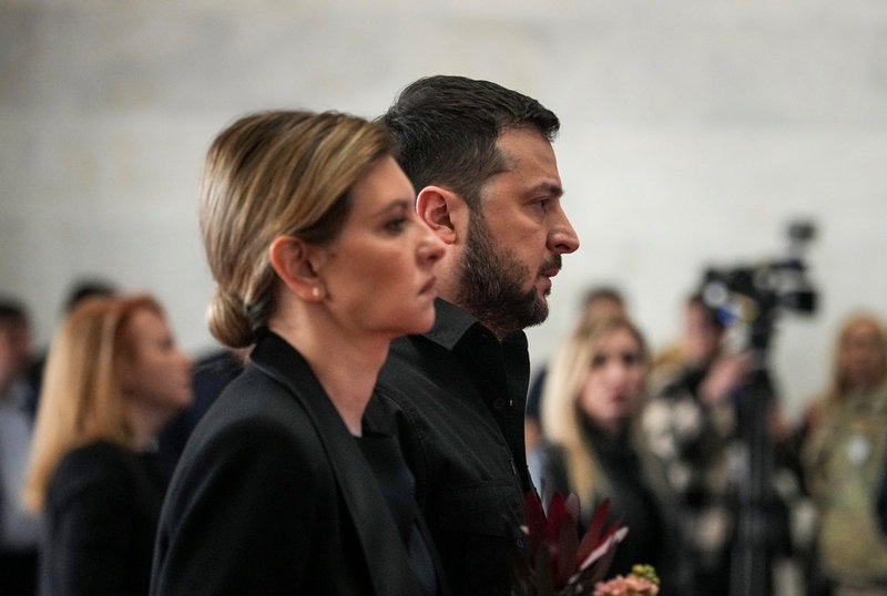 Ukrainas president Volodymyr Zelenskyj tillsammans med sin fru Olena Zelenska. Arkivbild.