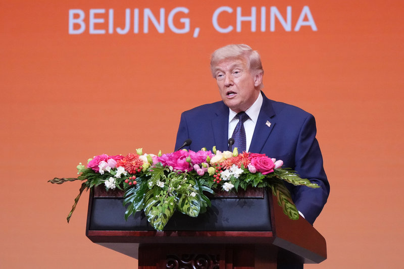 USA:s president Donald Trump håller tal på en bankett i Peking, under hans statsbesök i Kina.